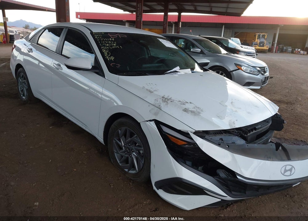 2024 HYUNDAI ELANTRA VIN: KMHLM4DG4RU779100