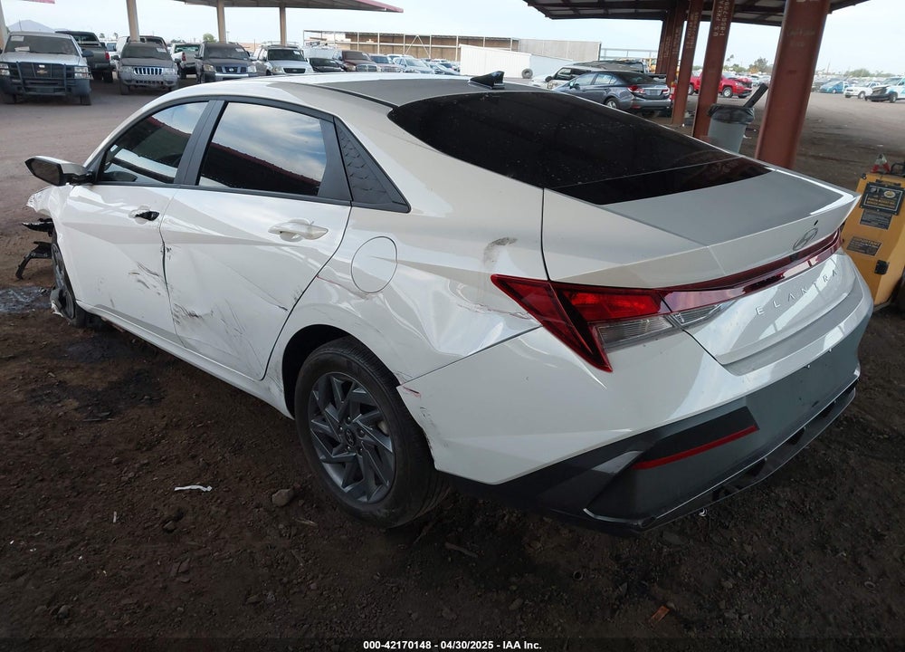 2024 HYUNDAI ELANTRA VIN: KMHLM4DG4RU779100