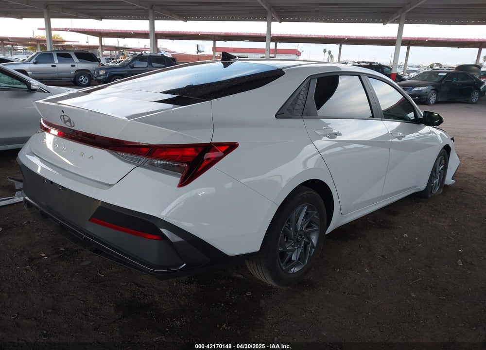 2024 HYUNDAI ELANTRA VIN: KMHLM4DG4RU779100