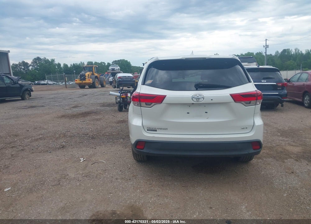 2017 TOYOTA HIGHLANDER VIN: 5TDKZRFH2HS517308