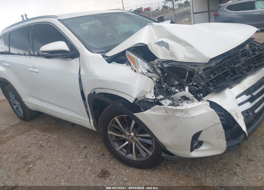 2017 TOYOTA HIGHLANDER VIN: 5TDKZRFH2HS517308