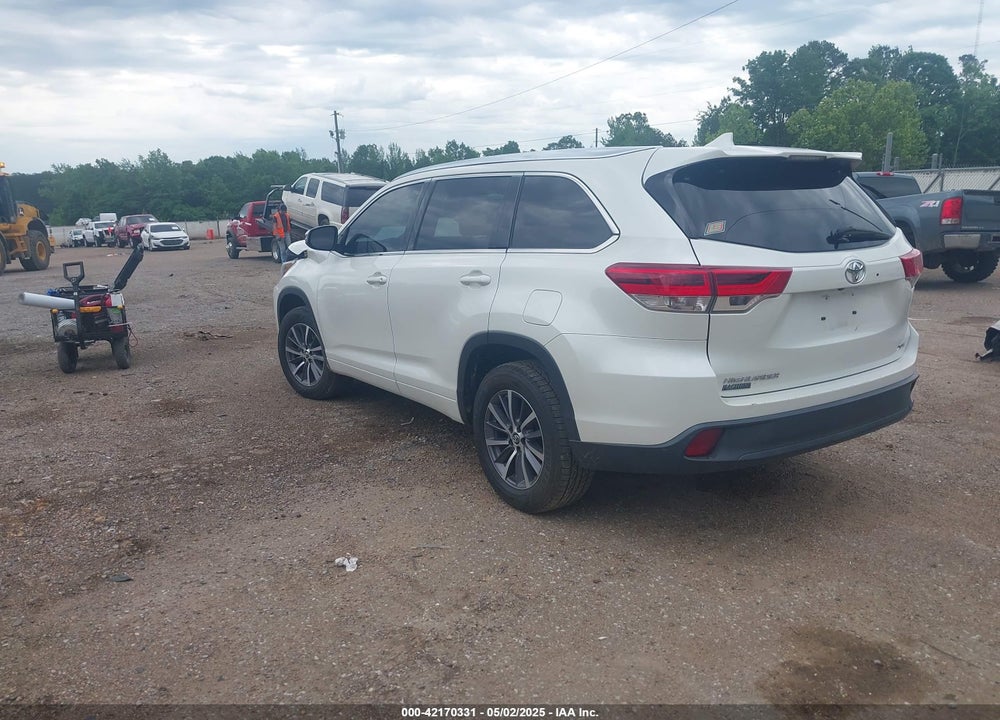 2017 TOYOTA HIGHLANDER VIN: 5TDKZRFH2HS517308