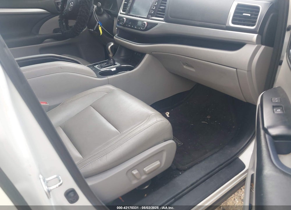 2017 TOYOTA HIGHLANDER VIN: 5TDKZRFH2HS517308