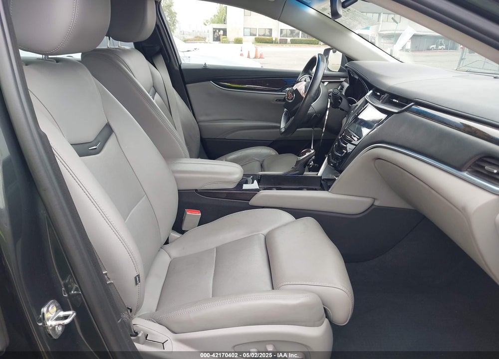 2013 CADILLAC XTS VIN: 2G61P5S33D9215214