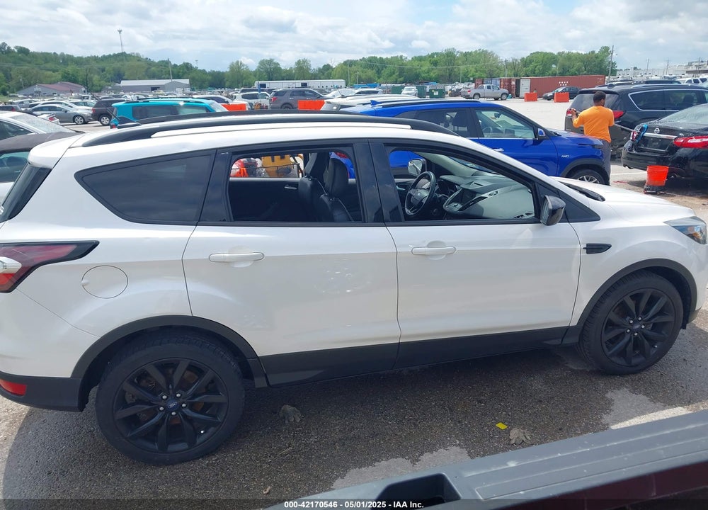 2018 FORD ESCAPE VIN: 1FMCU0GD4JUA82802