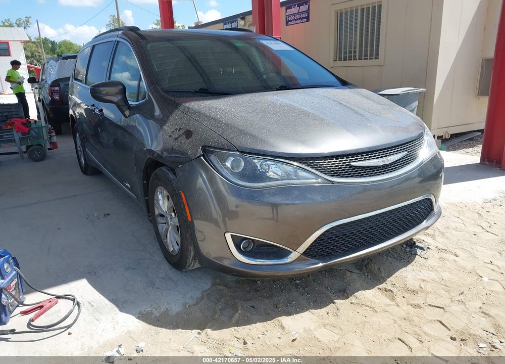 2017 CHRYSLER PACIFICA TOURING L VIN: 2C4RC1BG3HR739427
