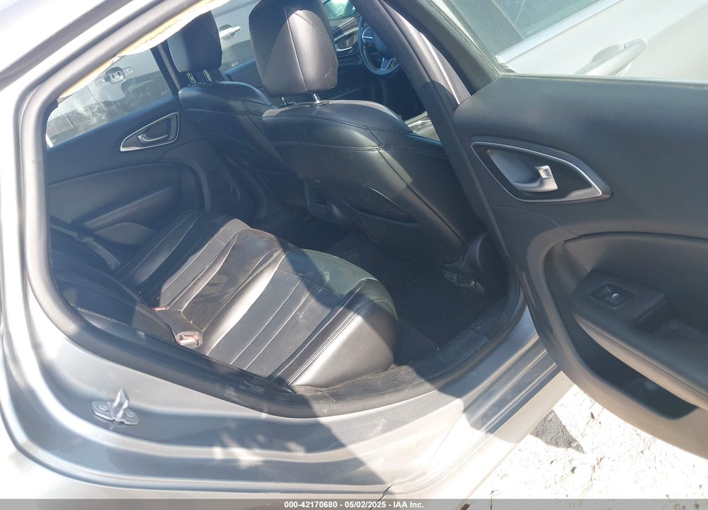 2017 CHRYSLER 200 VIN: 1C3CCCABXHN507108
