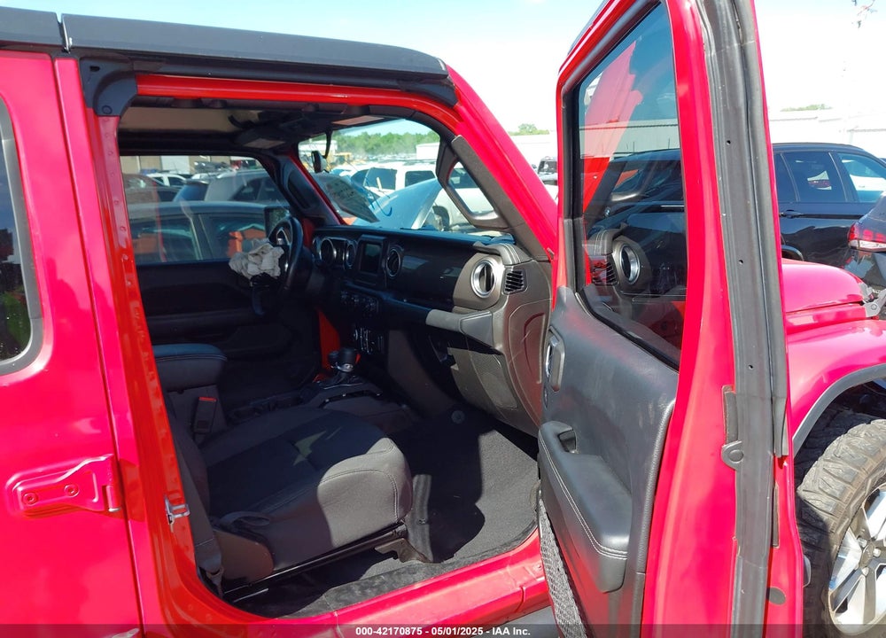 2019 JEEP WRANGLER UNLIMITED SAHARA 4X4 VIN: 1C4HJXEG7KW551864