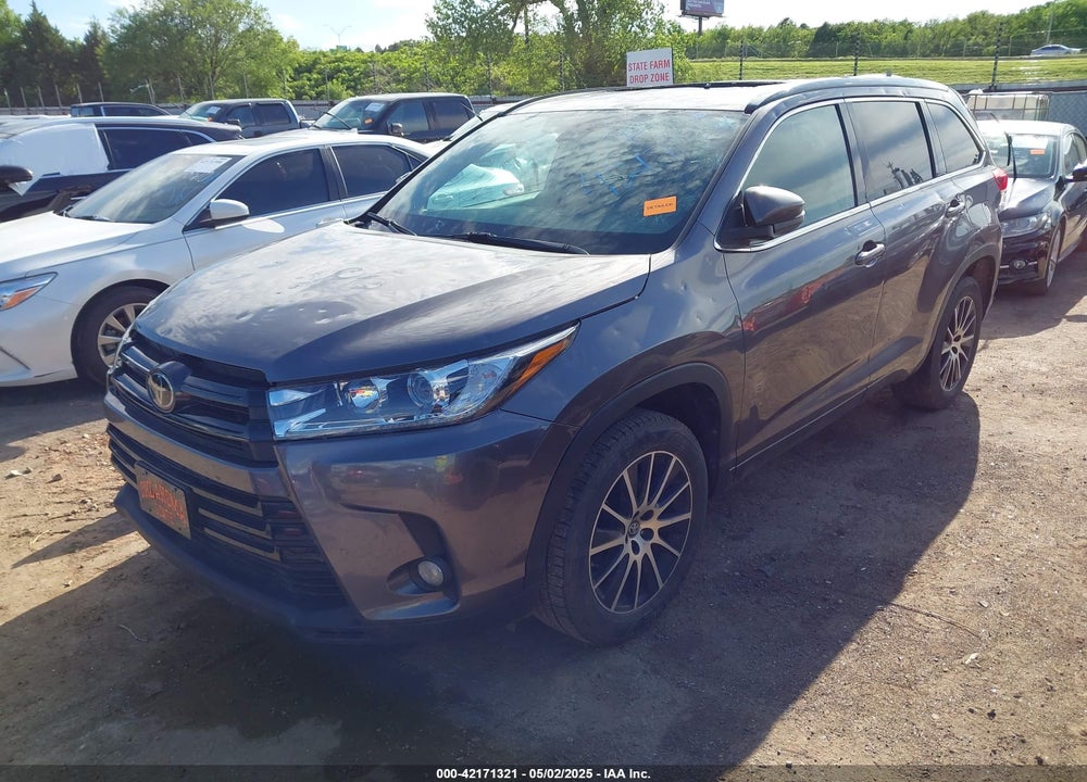 2018 TOYOTA HIGHLANDER VIN: 5TDKZRFH4JS548677