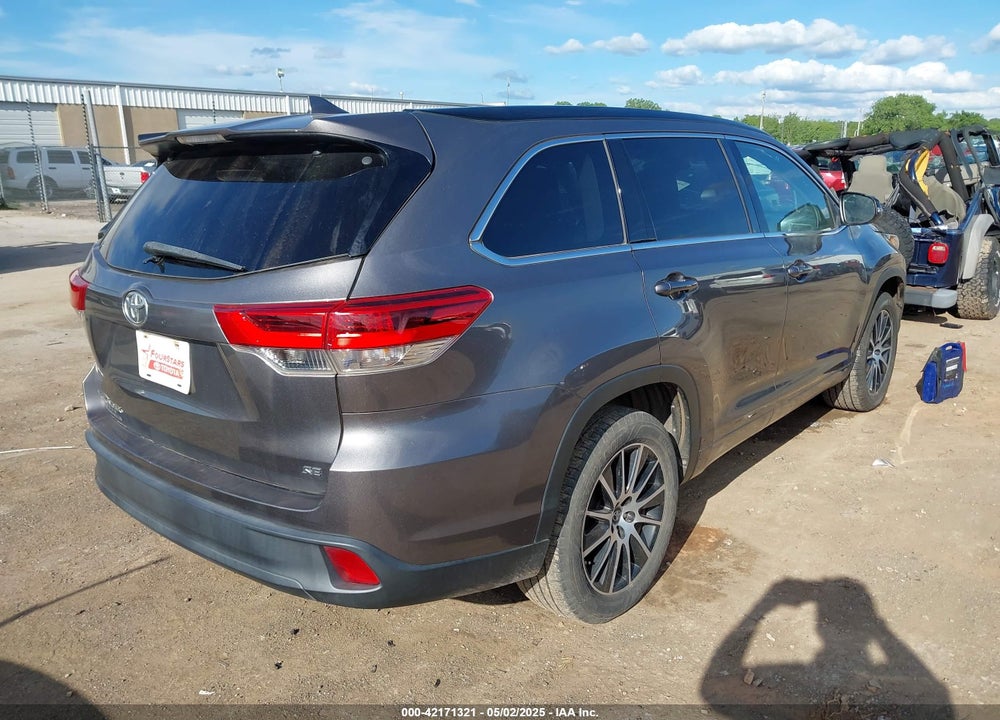 2018 TOYOTA HIGHLANDER VIN: 5TDKZRFH4JS548677