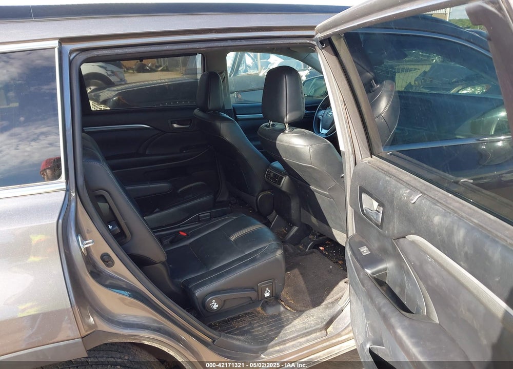 2018 TOYOTA HIGHLANDER VIN: 5TDKZRFH4JS548677