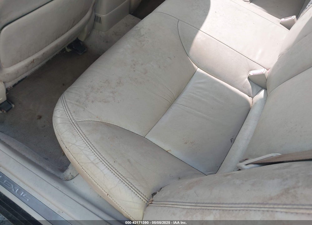 2003 LEXUS ES 300 VIN: JTHBF30G530137539