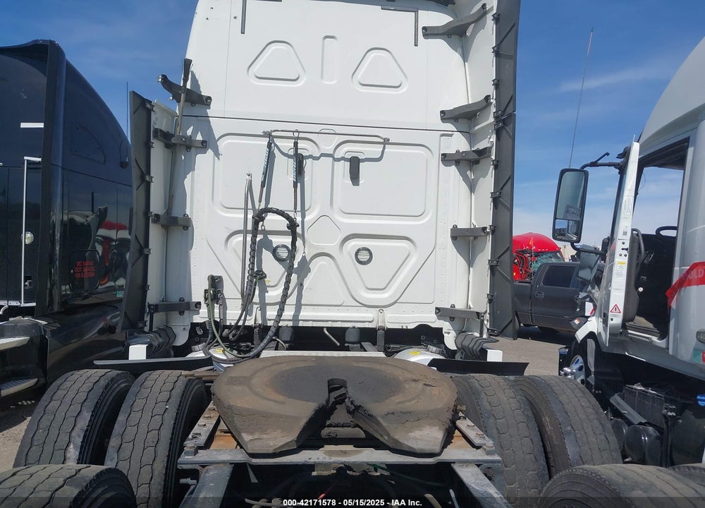 2020 FREIGHTLINER NEW CASCADIA 126 VIN: 3AKJHHDRXLSKL7857