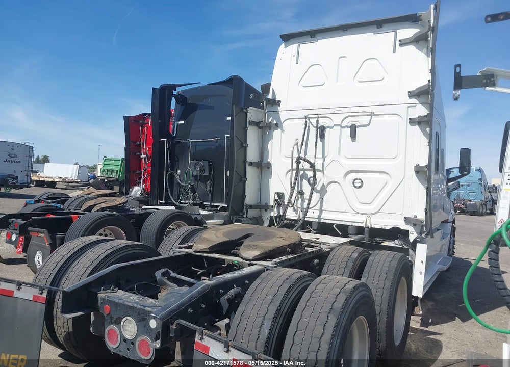 2020 FREIGHTLINER NEW CASCADIA 126 VIN: 3AKJHHDRXLSKL7857