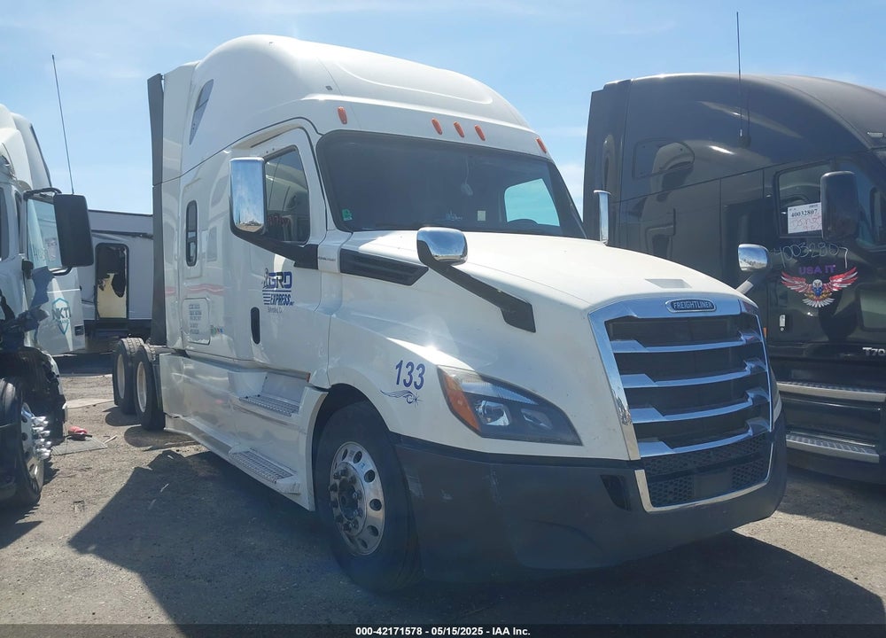 2020 FREIGHTLINER NEW CASCADIA 126 VIN: 3AKJHHDRXLSKL7857