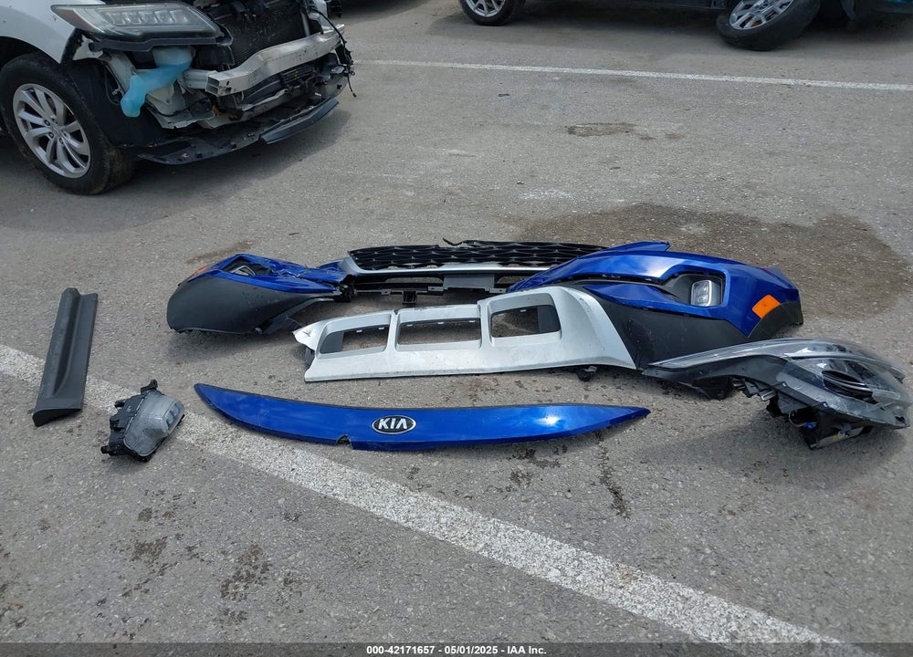 2021 KIA SELTOS VIN: KNDETCA22M7173899