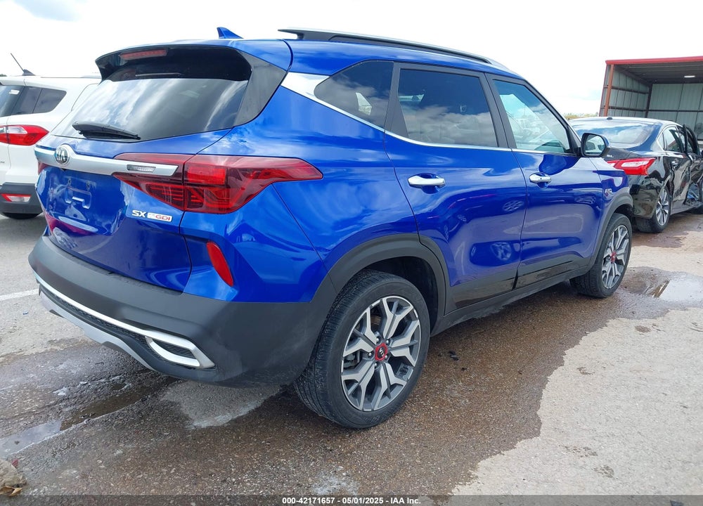 2021 KIA SELTOS VIN: KNDETCA22M7173899