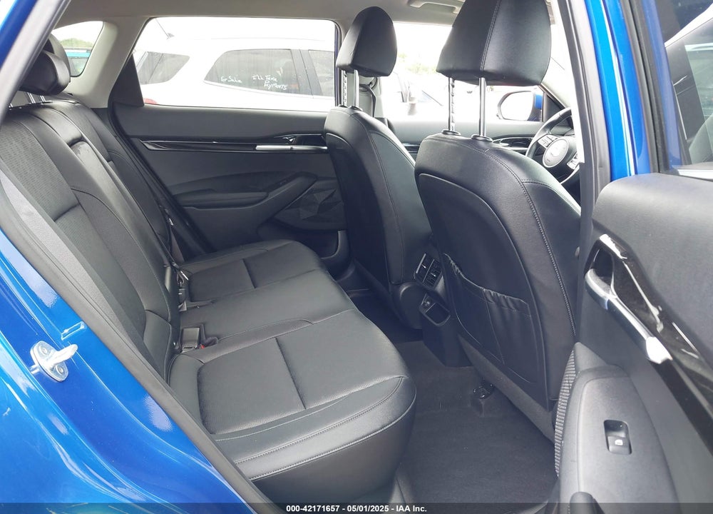 2021 KIA SELTOS VIN: KNDETCA22M7173899