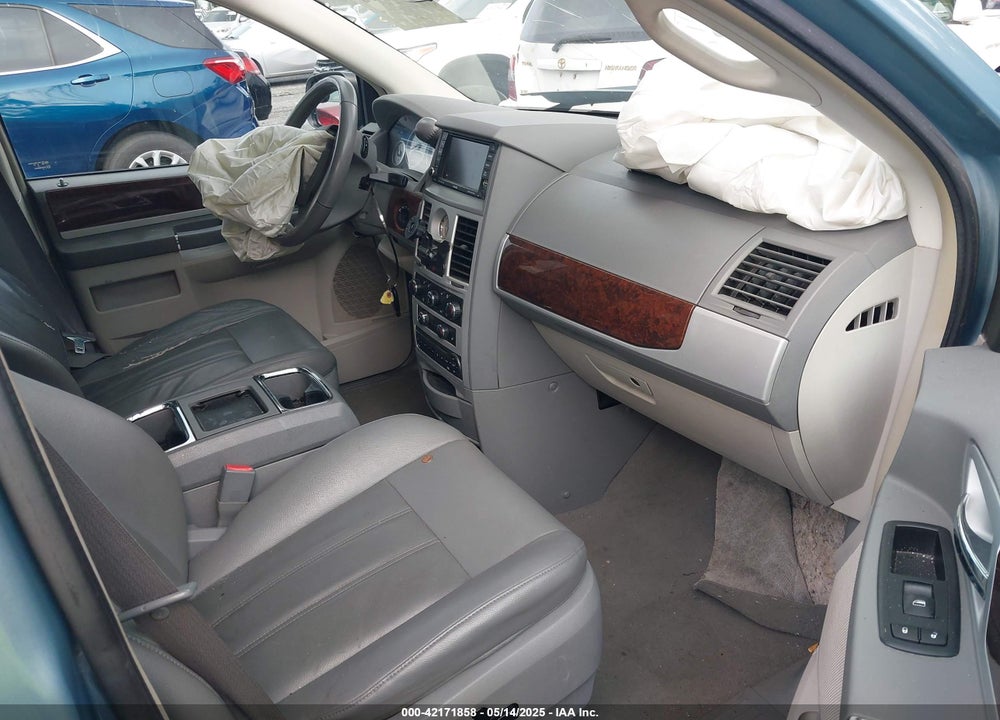 2010 CHRYSLER TOWN & COUNTRY TOURING VIN: 2A4RR5D1XAR289547