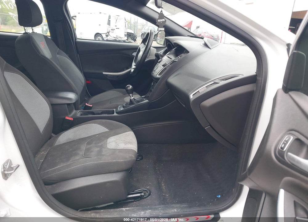 2015 FORD FOCUS ST VIN: 1FADP3L94FL298865