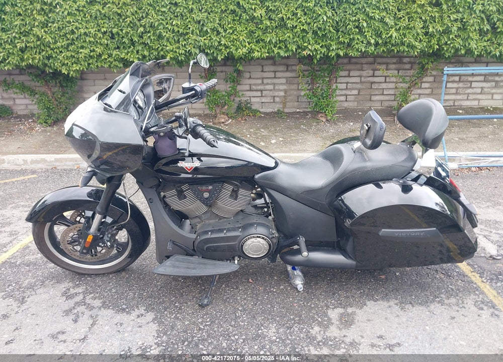 2015 VICTORY MOTORCYCLES CROSS COUNTRY 8-BALL VIN: 5VPDA36NXF3038542