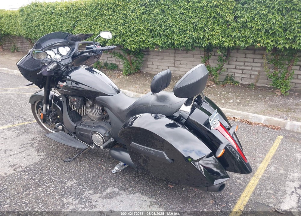 2015 VICTORY MOTORCYCLES CROSS COUNTRY 8-BALL VIN: 5VPDA36NXF3038542