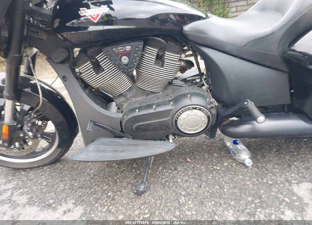 2015 VICTORY MOTORCYCLES CROSS COUNTRY 8-BALL VIN: 5VPDA36NXF3038542