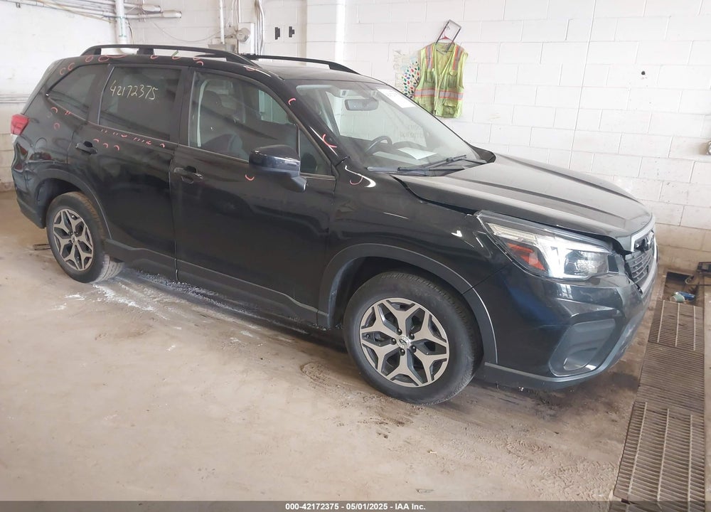 2021 SUBARU FORESTER PREMIUM VIN: JF2SKAFC0MH586444