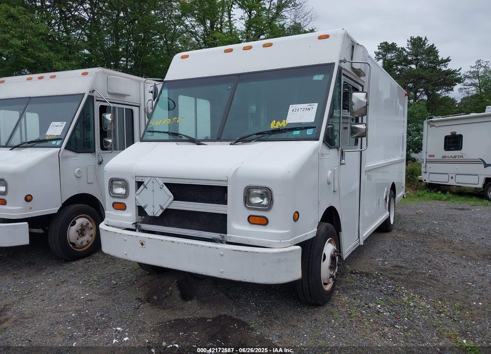 2001 FREIGHTLINER CHASSIS M LINE WALK-IN VAN VIN: 4UZAANBW91CH52780