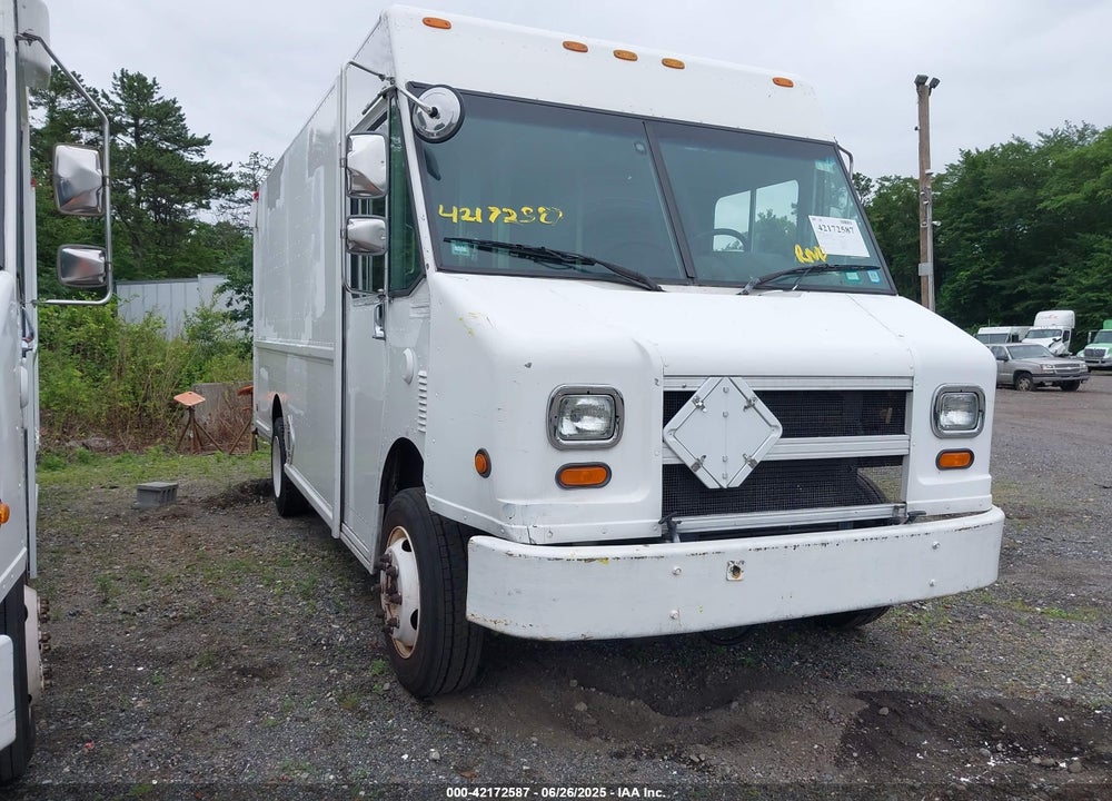 2001 FREIGHTLINER CHASSIS M LINE WALK-IN VAN VIN: 4UZAANBW91CH52780