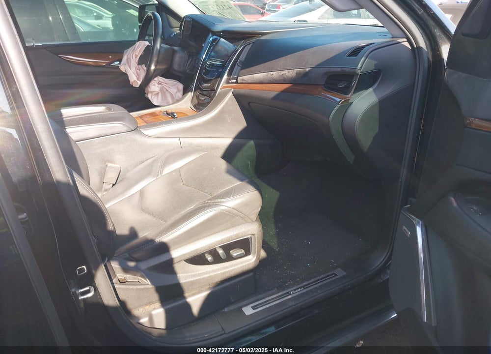 2017 CADILLAC ESCALADE VIN: 1GYS3CKJ2HR121993