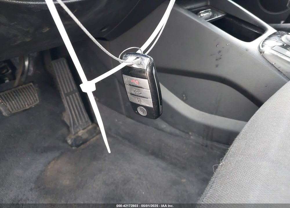 2017 KIA FORTE VIN: 3KPFL4A74HE043389