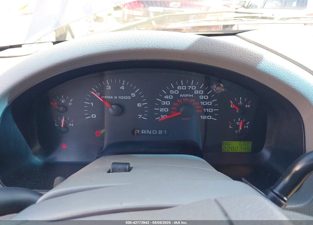 2005 FORD F-150 XLT VIN: 1FTRW12W35KE99045