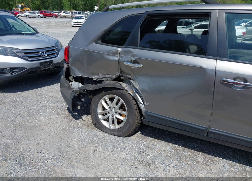2015 KIA SORENTO VIN: 5XYKTCA67FG654369