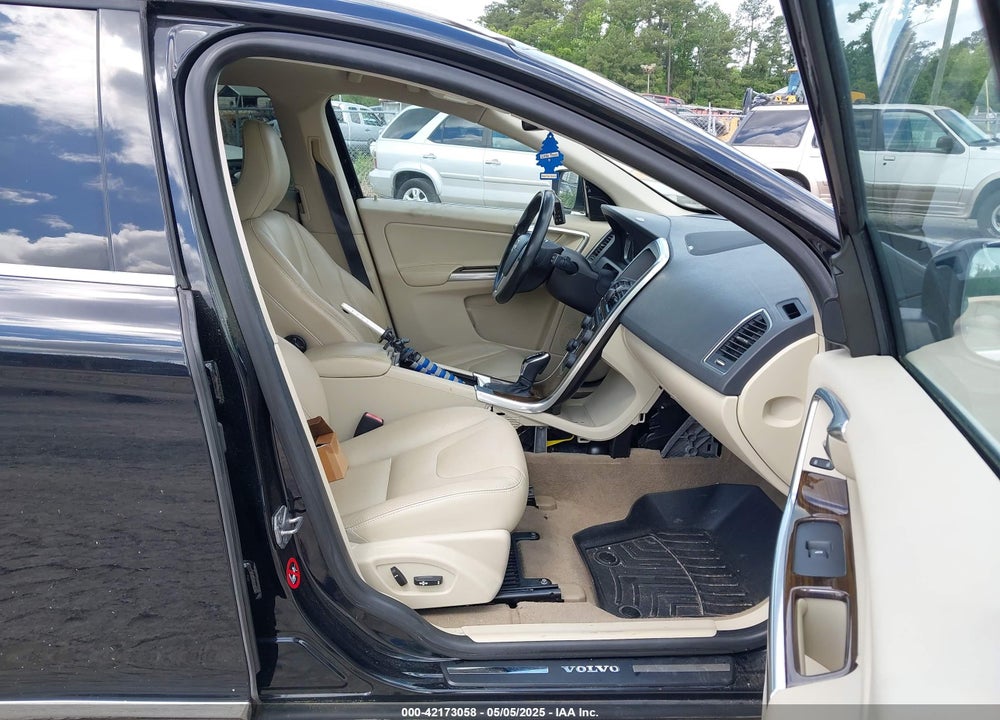 2015 VOLVO XC60 3.2 PLATINUM VIN: YV4952RD4F2596511