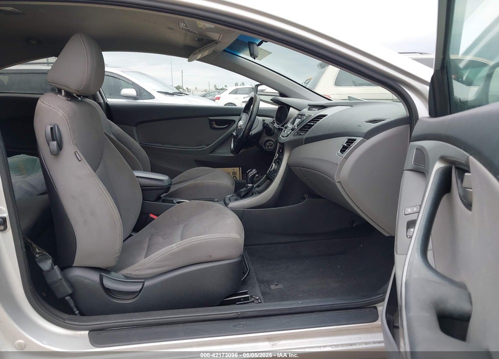 2014 HYUNDAI ELANTRA VIN: KMHDH6AHXEU027574