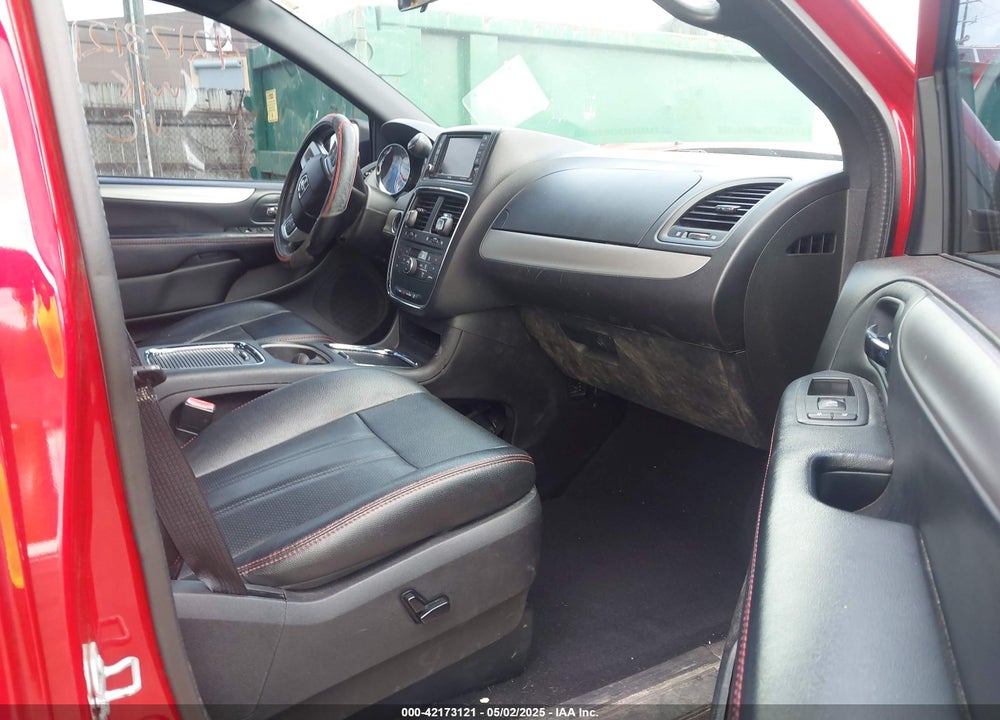 2016 DODGE GRAND CARAVAN VIN: 2C4RDGEG8GR265842