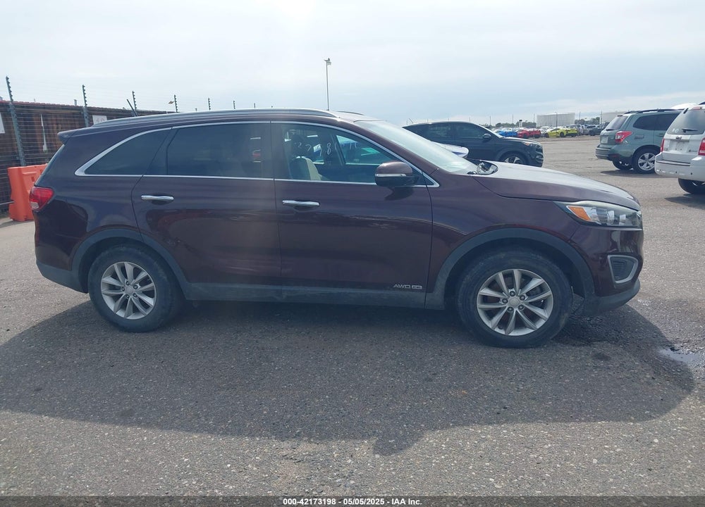 2017 KIA SORENTO 3.3L LX VIN: 5XYPGDA57HG227896