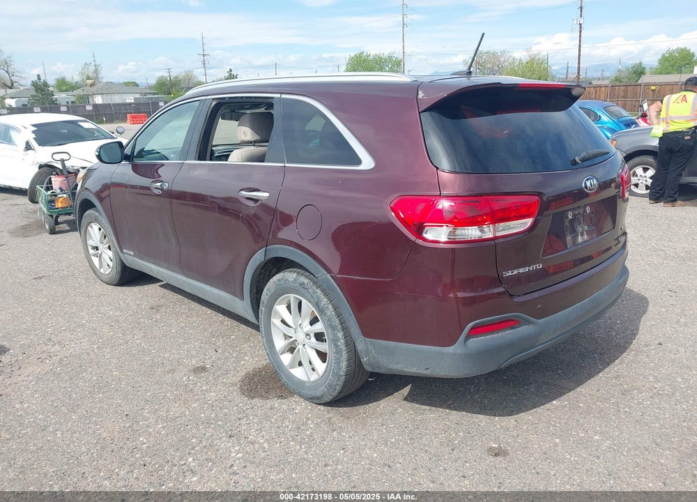 2017 KIA SORENTO 3.3L LX VIN: 5XYPGDA57HG227896
