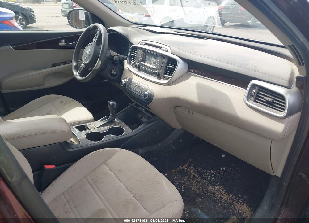 2017 KIA SORENTO 3.3L LX VIN: 5XYPGDA57HG227896