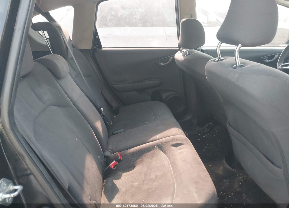 2013 HONDA FIT VIN: JHMGE8H33DC028858