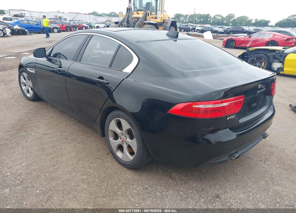 2017 JAGUAR XE VIN: SAJAR4BG2HA977059