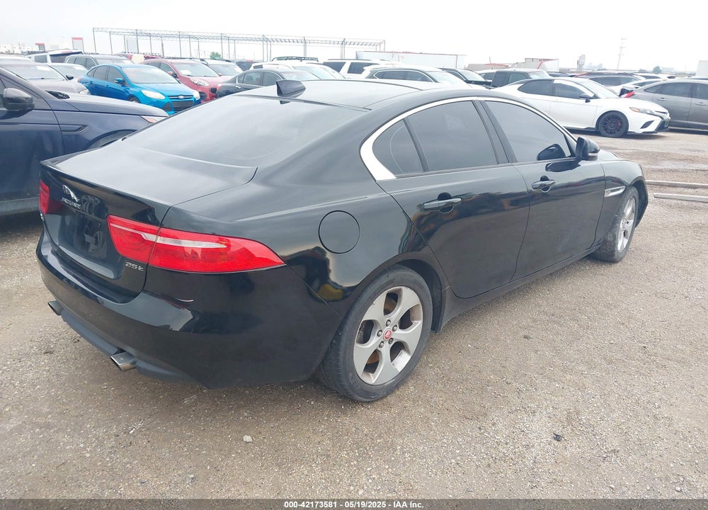 2017 JAGUAR XE VIN: SAJAR4BG2HA977059