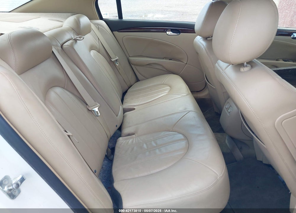 2011 BUICK LUCERNE VIN: 1G4HC5EM2BU142473