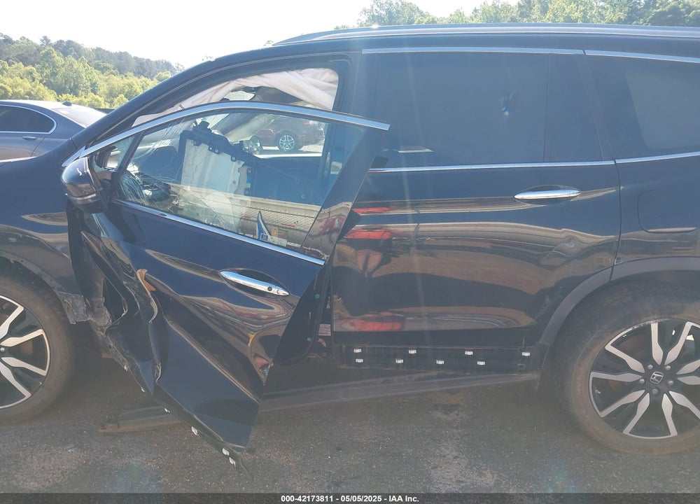 2019 HONDA PILOT TOURING VIN: 5FNYF5H95KB019150