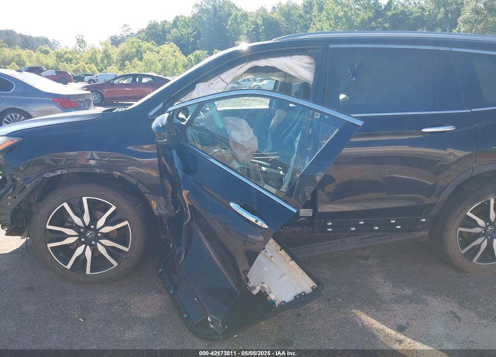 2019 HONDA PILOT TOURING VIN: 5FNYF5H95KB019150