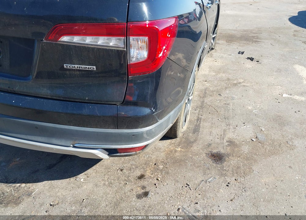 2019 HONDA PILOT TOURING VIN: 5FNYF5H95KB019150