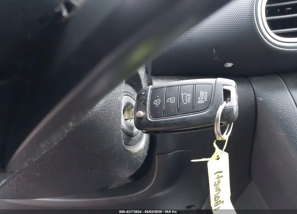 2021 HYUNDAI KONA VIN: KM8K12AA5MU642460