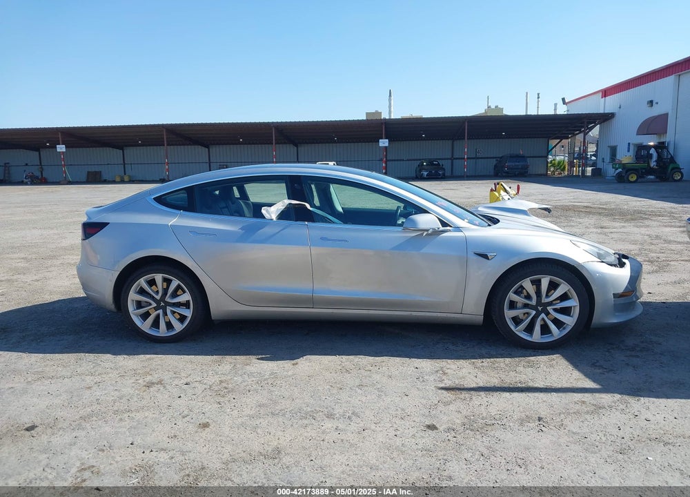 2018 TESLA MODEL 3 VIN: 5YJ3E1EB4JF091128