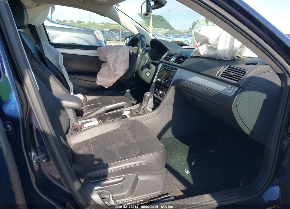2012 VOLKSWAGEN PASSAT VIN: 1VWBH7A3XCC043019